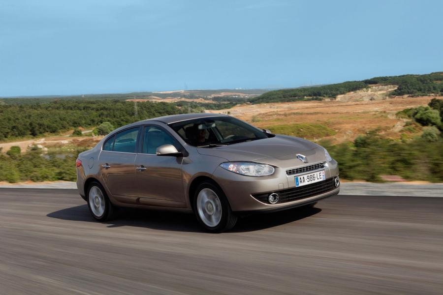 Renault Fluence 2010 года  (фото 102 из 146)